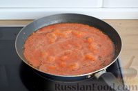 Фото приготовления рецепта: Мясные тефтели с грибами и брынзой, в томатном соусе - шаг №16