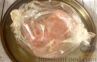 Фото приготовления рецепта: Запечённое филе индейки в апельсиново-соевом маринаде - шаг №7