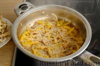 Фото приготовления рецепта: Куриное филе с консервированной кукурузой и сладким перцем, в соевом соусе - шаг №8
