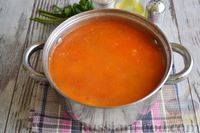 Фото приготовления рецепта: Томатный суп со стручковой фасолью и болгарским перцем - шаг №9