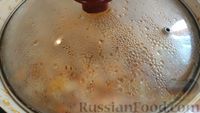 Фото приготовления рецепта: Солянка из квашеной капусты с черносливом - шаг №6