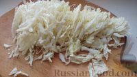 Фото приготовления рецепта: Постный борщ с пекинской капустой, фасолью и черносливом - шаг №9