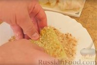 Фото приготовления рецепта: Салат со свёклой, кальмарами и сыром - шаг №9