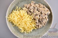 Фото приготовления рецепта: Картофельные "лодочки" с сырно-грибной начинкой (в духовке) - шаг №8