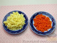 Фото приготовления рецепта: Салат из сельди с картофелем, морковью и маринованными огурцами - шаг №10