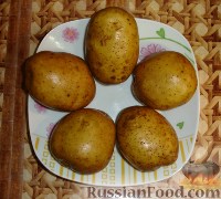 Фото приготовления рецепта: Бычки печеные с картошкой - шаг №2