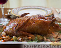 Фото к рецепту: Жареная утка с тимьяном, чесноком и фенхелем