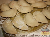 Фото приготовления рецепта: Слойки с тыквой, изюмом и орехами - шаг №3