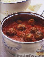 Фото к рецепту: Спагетти с тефтелями в томатном соусе