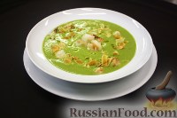Фото к рецепту: Суп-пюре из брокколи с креветками и лепестками миндаля
