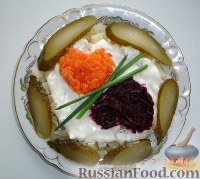 Фото к рецепту: Картошка с овощами и солеными огурчиками