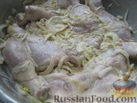 Фото приготовления рецепта: Куриное мясо, запечeнное в маринаде - шаг №7