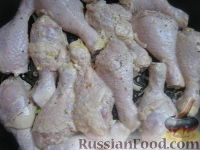 Фото приготовления рецепта: Куриное мясо, запечeнное в маринаде - шаг №9