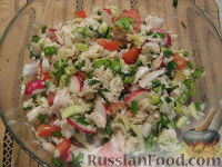 Фото приготовления рецепта: Салат с треской - шаг №9