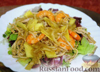 Фото приготовления рецепта: Тайский салат с ананасом, креветками и индейкой - шаг №6