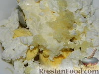 Фото приготовления рецепта: Закуска "Лодочки" из яиц с оливками - шаг №9