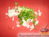 Фото приготовления рецепта: Салат с черемшой "Весенняя поляна" - шаг №2