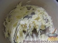 Фото приготовления рецепта: Крем из сгущенного молока - шаг №2