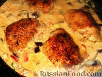 Фото приготовления рецепта: Курица в баклажанном соусе - шаг №6