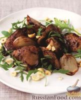 Фото приготовления рецепта: Салат с фасолью и куриными сердечками - шаг №8