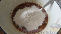 Фото приготовления рецепта: Постные медовые бискотти с изюмом и орехами - шаг №8