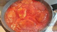 Фото приготовления рецепта: Котлеты из риса и чечевицы, в томатном соусе - шаг №17