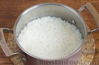 Фото приготовления рецепта: Рис с черемшой и соевым соусом - шаг №2