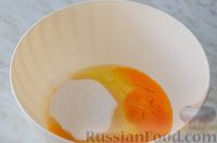 Фото приготовления рецепта: Шоколадный бисквитный рулет с апельсинами и творожным кремом - шаг №2
