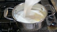 Фото приготовления рецепта: Торт "Наполеон" с кремом "Пломбир" - шаг №5