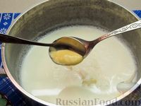 Фото приготовления рецепта: Молочный суп с клёцками - шаг №5