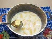 Фото приготовления рецепта: Молочный суп с клёцками - шаг №8