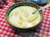 Фото приготовления рецепта: Молочный суп с клёцками - шаг №10