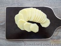 Фото приготовления рецепта: Яичница "Цветочек" с жареным картофелем (в духовке) - шаг №2
