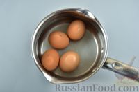 Фото приготовления рецепта: Рис с беконом, замороженными овощами и яйцом, в микроволновке - шаг №7