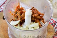 Фото приготовления рецепта: Котлеты из кильки в томате и риса - шаг №4
