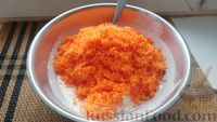 Фото приготовления рецепта: Постный морковный торт с орехами и апельсиновым кремом на манке - шаг №6