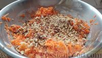 Фото приготовления рецепта: Постный морковный торт с орехами и апельсиновым кремом на манке - шаг №7