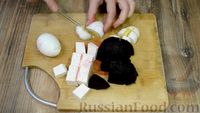 Фото приготовления рецепта: Паштет из свёклы, варёных яиц и сыра - шаг №2