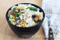 Фото к рецепту: Рис с грибами, стручковой фасолью, зелёным горошком и овощами