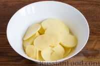 Фото приготовления рецепта: Запеканка из картофеля с черемшой - шаг №3