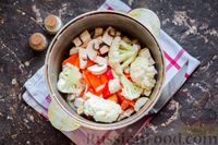 Фото приготовления рецепта: Овощное рагу с грибами (в духовке) - шаг №7