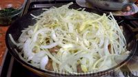 Фото приготовления рецепта: Свинина с овощами и зеленью, на сковороде - шаг №13