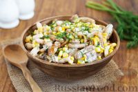 Фото к рецепту: Салат из консервированной фасоли с кукурузой, маринованными опятами и сухариками