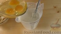 Фото приготовления рецепта: "Чебуреки" из жидкого теста, с капустой и сыром - шаг №3
