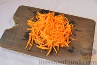Фото приготовления рецепта: Вёшенки по-корейски, маринованные с морковью и луком - шаг №4