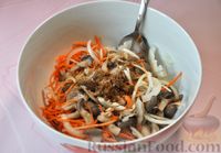 Фото приготовления рецепта: Вёшенки по-корейски, маринованные с морковью и луком - шаг №10