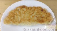 Фото приготовления рецепта: "Чебуреки" из жидкого теста, с капустой и сыром - шаг №8