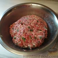 Фото приготовления рецепта: Домашние свино-говяжьи колбаски на мангале - шаг №2