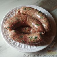 Фото приготовления рецепта: Домашние свино-говяжьи колбаски на мангале - шаг №3