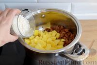 Фото приготовления рецепта: Суп с фаршем, рисом и обжаренными грибами - шаг №5